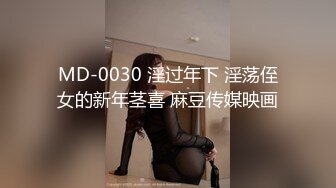 【新片速遞 】老熟女真的好会玩，黄瓜自慰，沾逼水吃瓜❤️好有滋味，吃饱了再由炮机送上高潮！[101M/MP4/08:27]