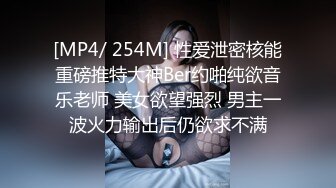 游泳馆内部员工一路游走四处出击偷拍 多位美女少妇洗澡换衣服 (2)