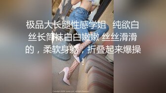 [MP4/ 1.75G]   网约骚女激情4P，一男三女镜头前的淫荡，沙发上揉奶玩逼，轮草三女激情抽插，淫声荡语不断