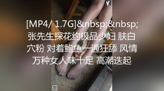 制服学妹露脸镜头前伺候哥哥的大肉棒，两个渣男一个拍一个干，口交大鸡巴揉奶玩逼，压在身下