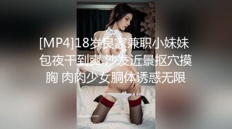 【边走边尿】推特烧婊子 橙子橙子最新 露出 喷尿 (4)